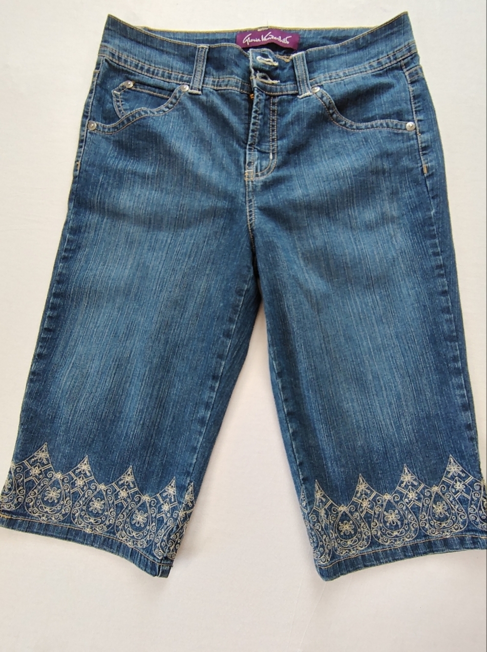 Gloria Vanderbilt Blue Embroidered Denim Capri Jeans Size 10P